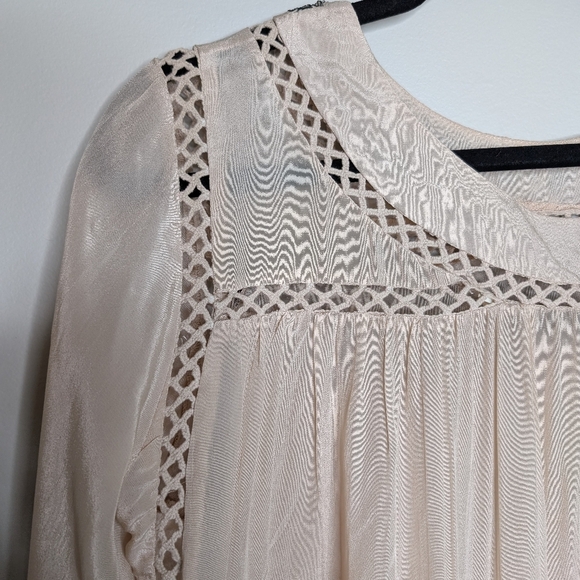 Label Ritu Kumar Flowy Cream Top With Black Beading sz L - Picture 7 of 10